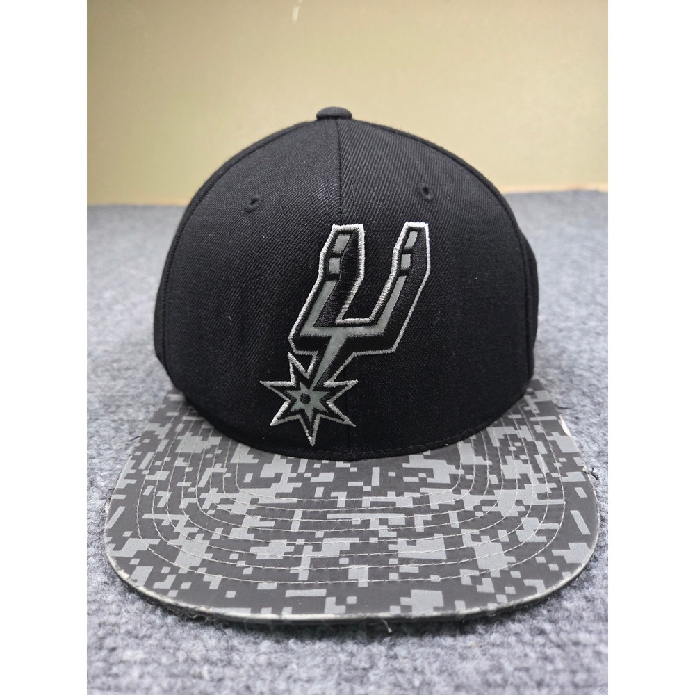 San Antonio Spurs Mitchell & Ness Hat Mens OSFM Black Digital Camo Snapback Cap